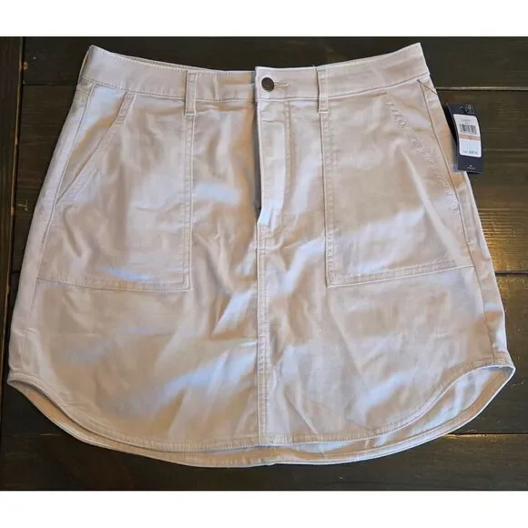 NWT Tommy Hilfiger Skirt A-Line White Mini Casual Everyday Size 12 Retail $69.50 - Picture 1 of 7